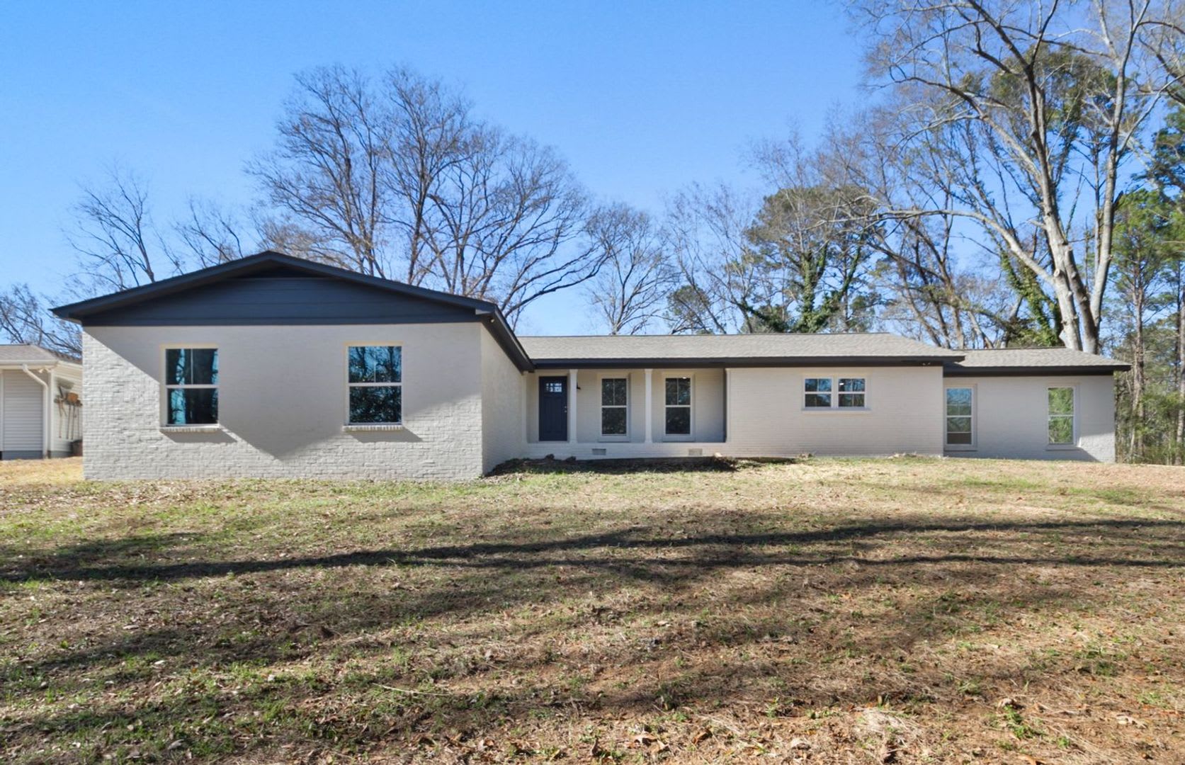 Cozy 3 Bed 3 Bath House! Available Now! – photo 2
