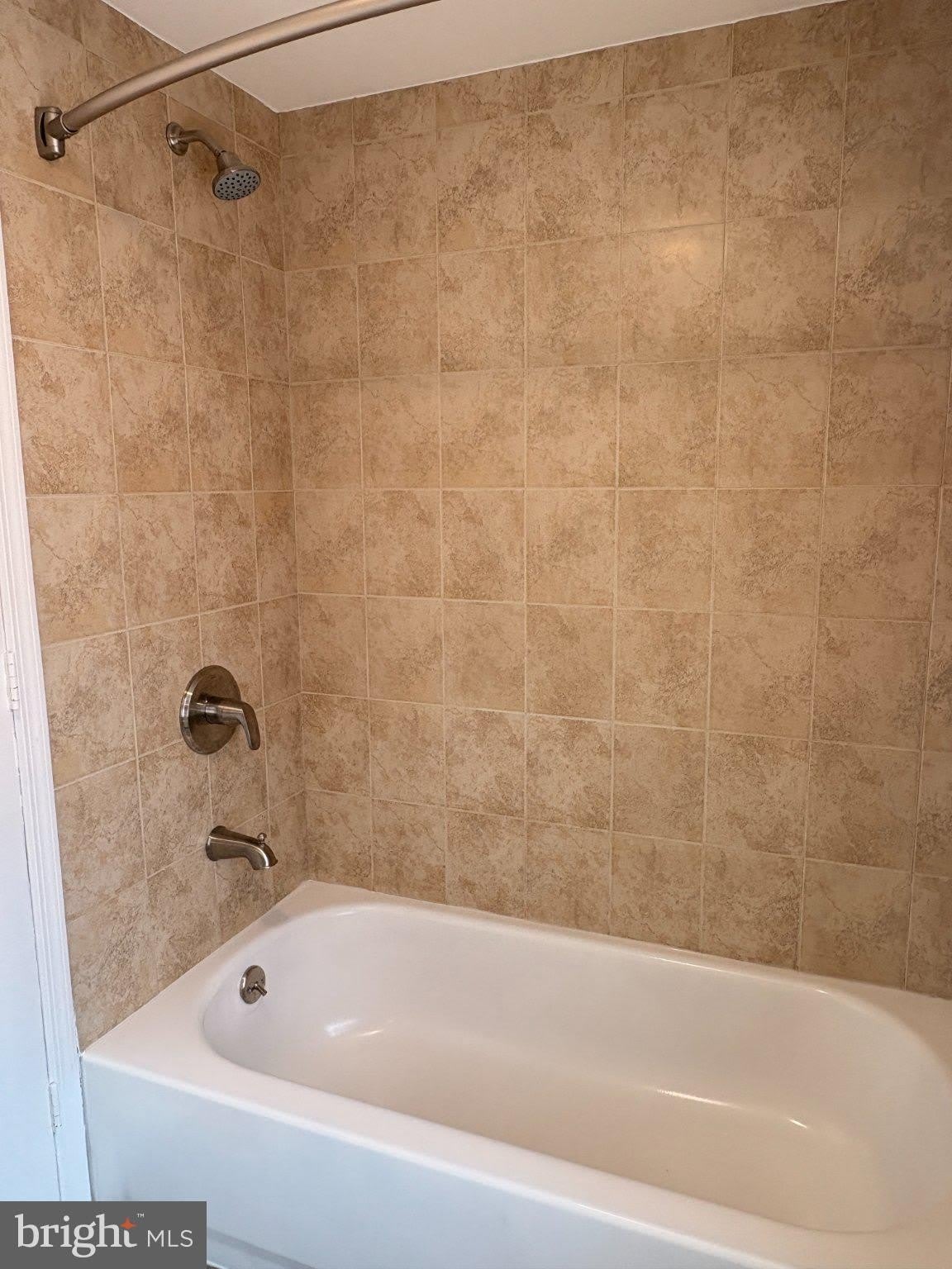 723 N KING Street – photo 5