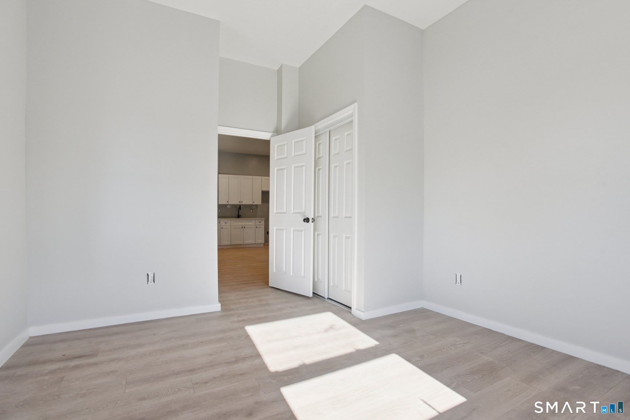 215 Bank Street – photo 4