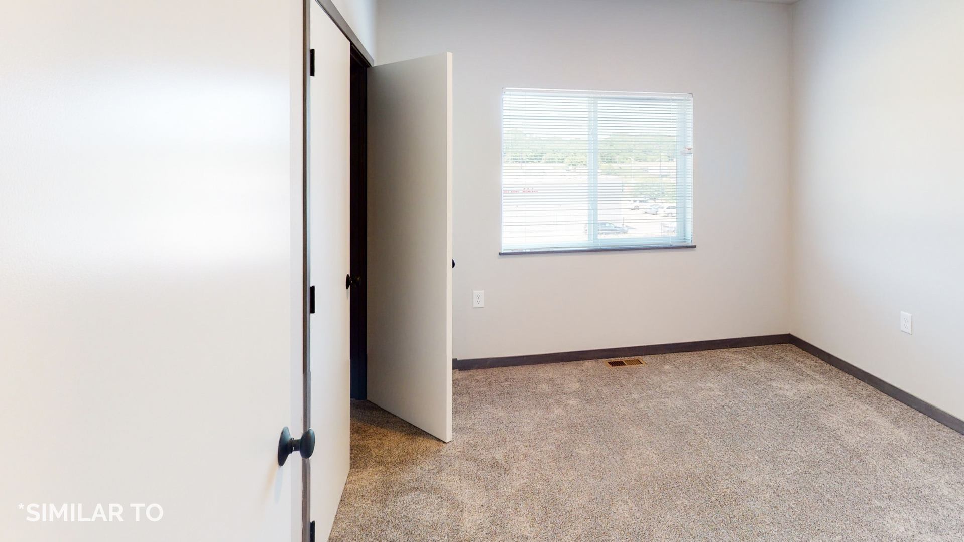 District 42 Apartments (IA-SC-D42) (Foxtrot) – photo 3