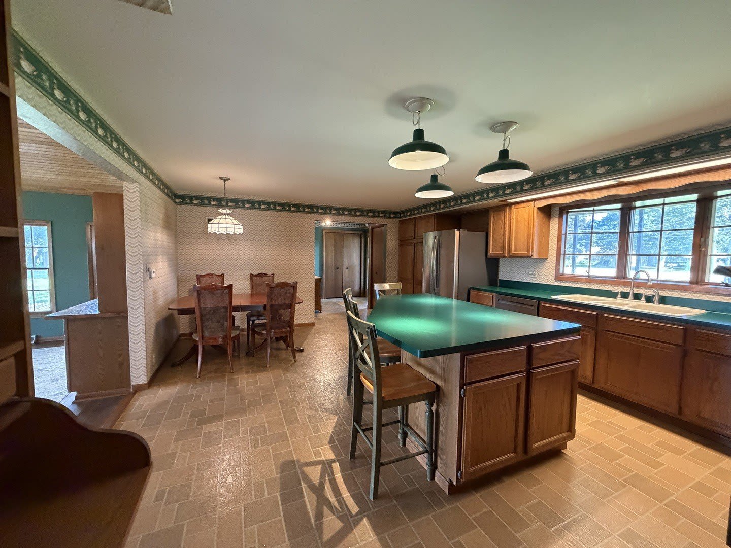 1150 E State Street – photo 3