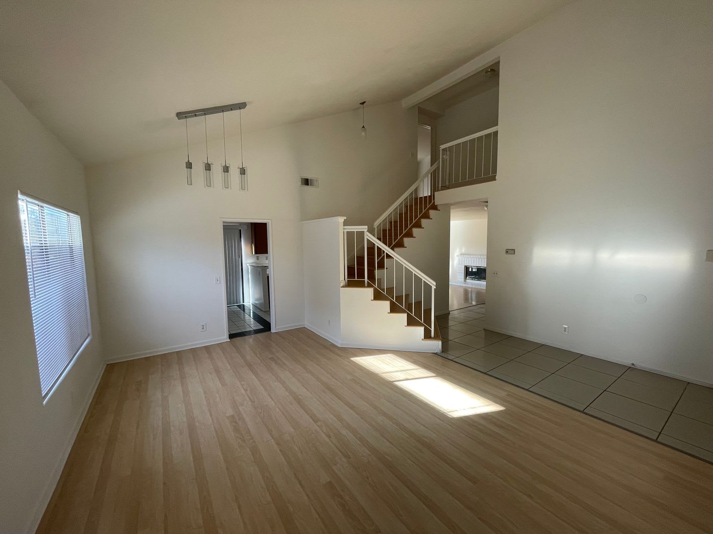 LARGE 4 BEDROOM 3 BATHROOM HOME IN MORENO VALLEY WITH LARGE YARD! – photo 4