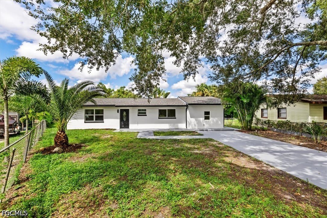 2570 Charleston Park Drive – photo 2