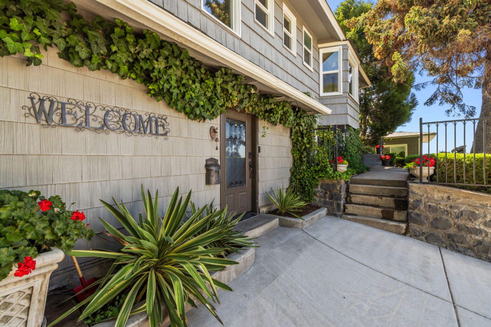 525 Mesa St – photo 4