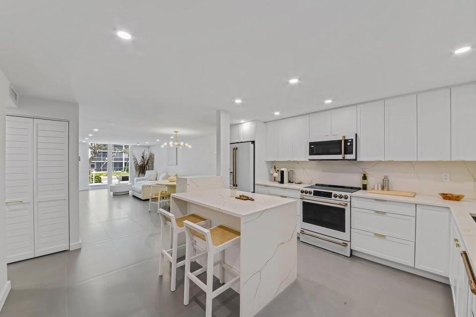 765 Jeffery Street – photo 1