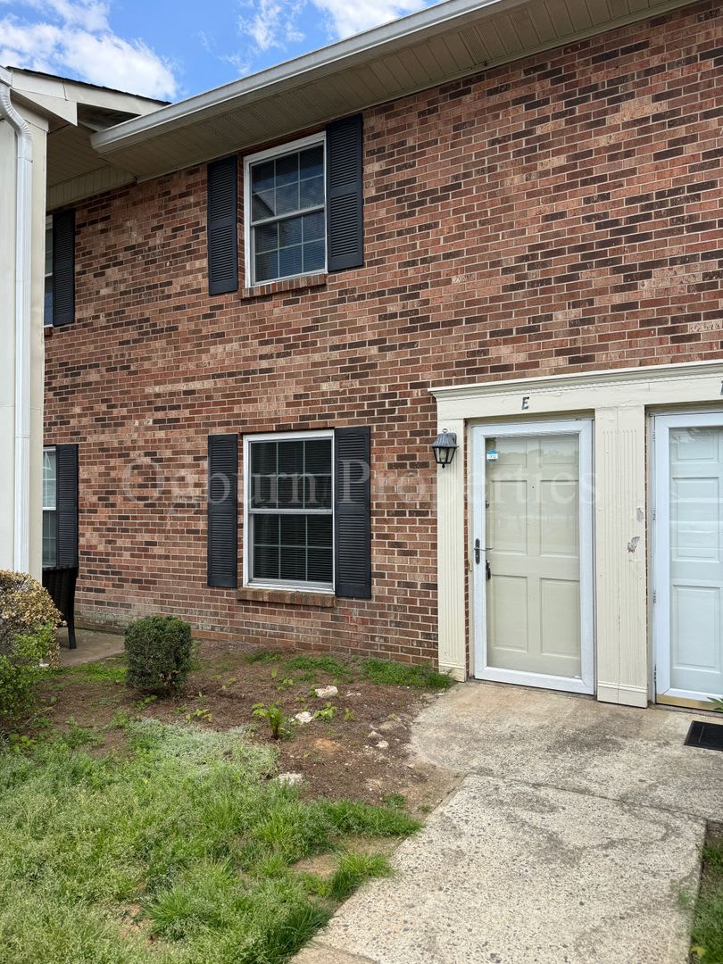 2350-E Bay Meadows Ct-2BR/1.5BA-Townhouse!!! – photo 1