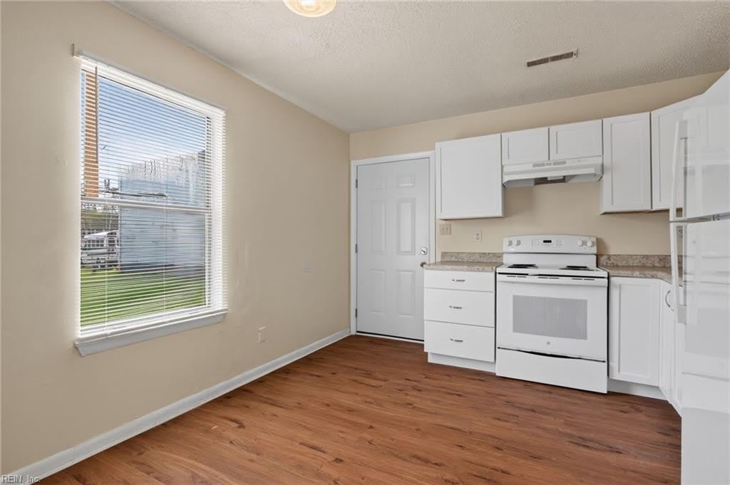 2344 Grandy Avenue – photo 3