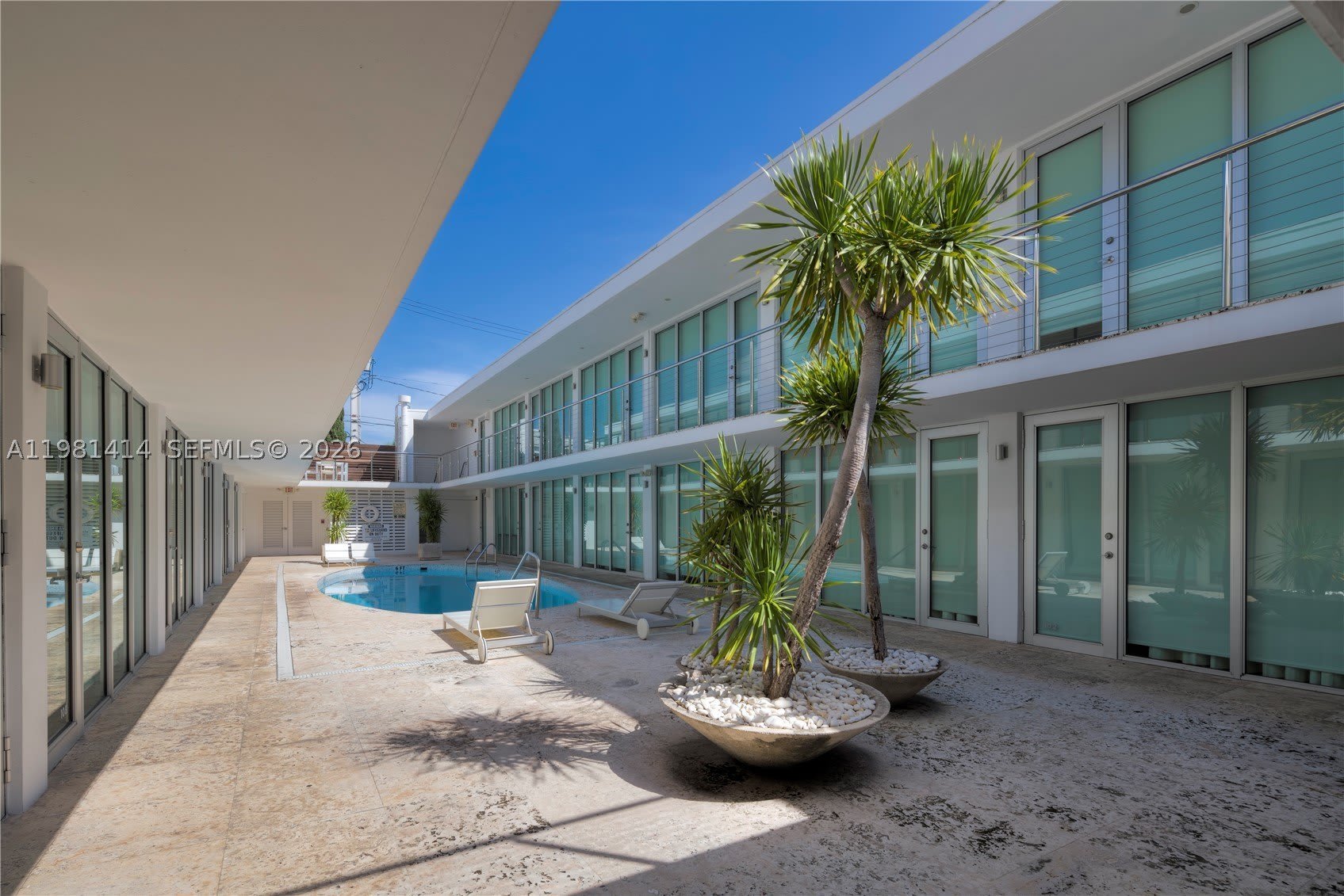 1601 West Ave – photo 3