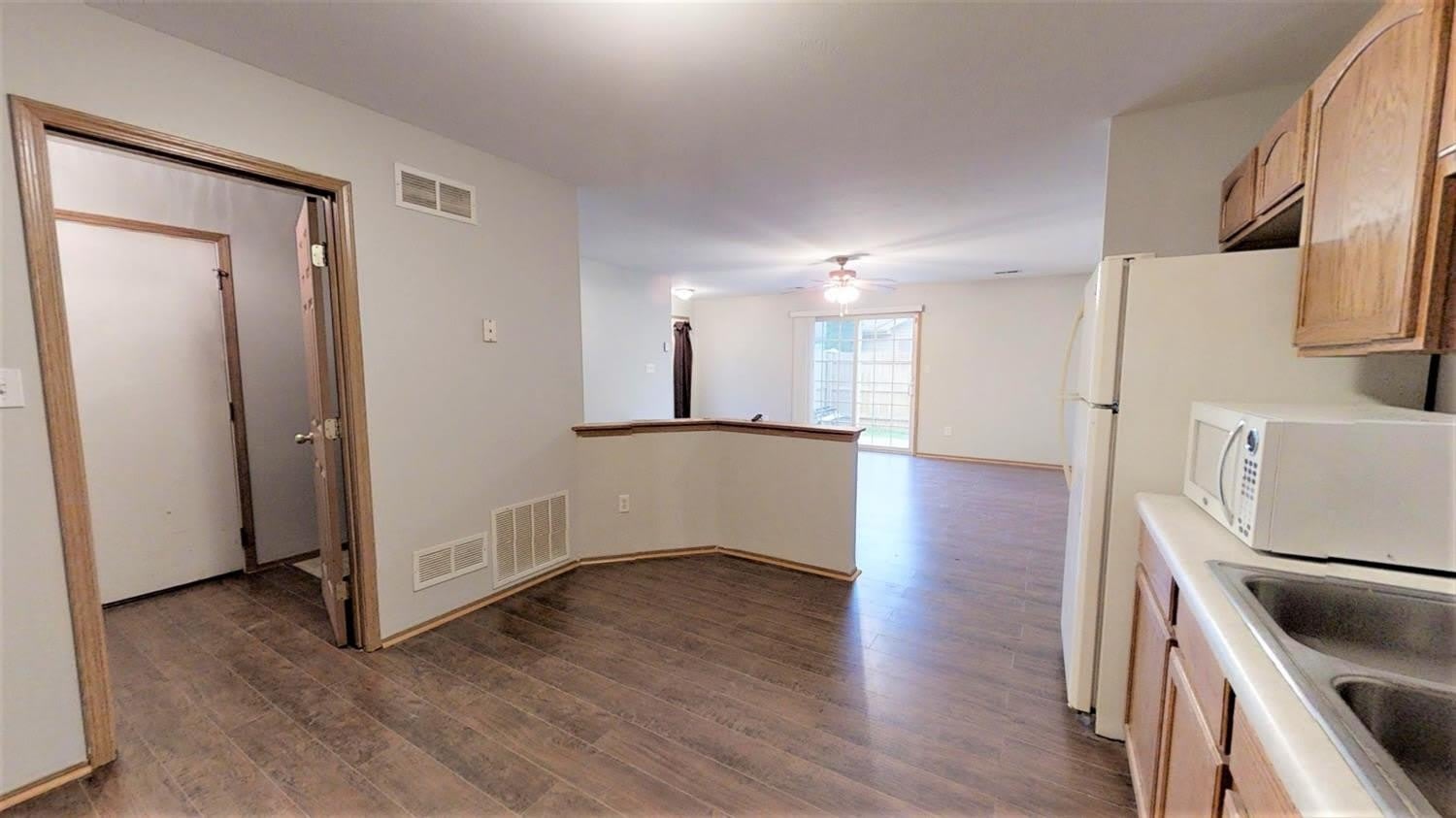 1945 W 86th Lane – photo 5