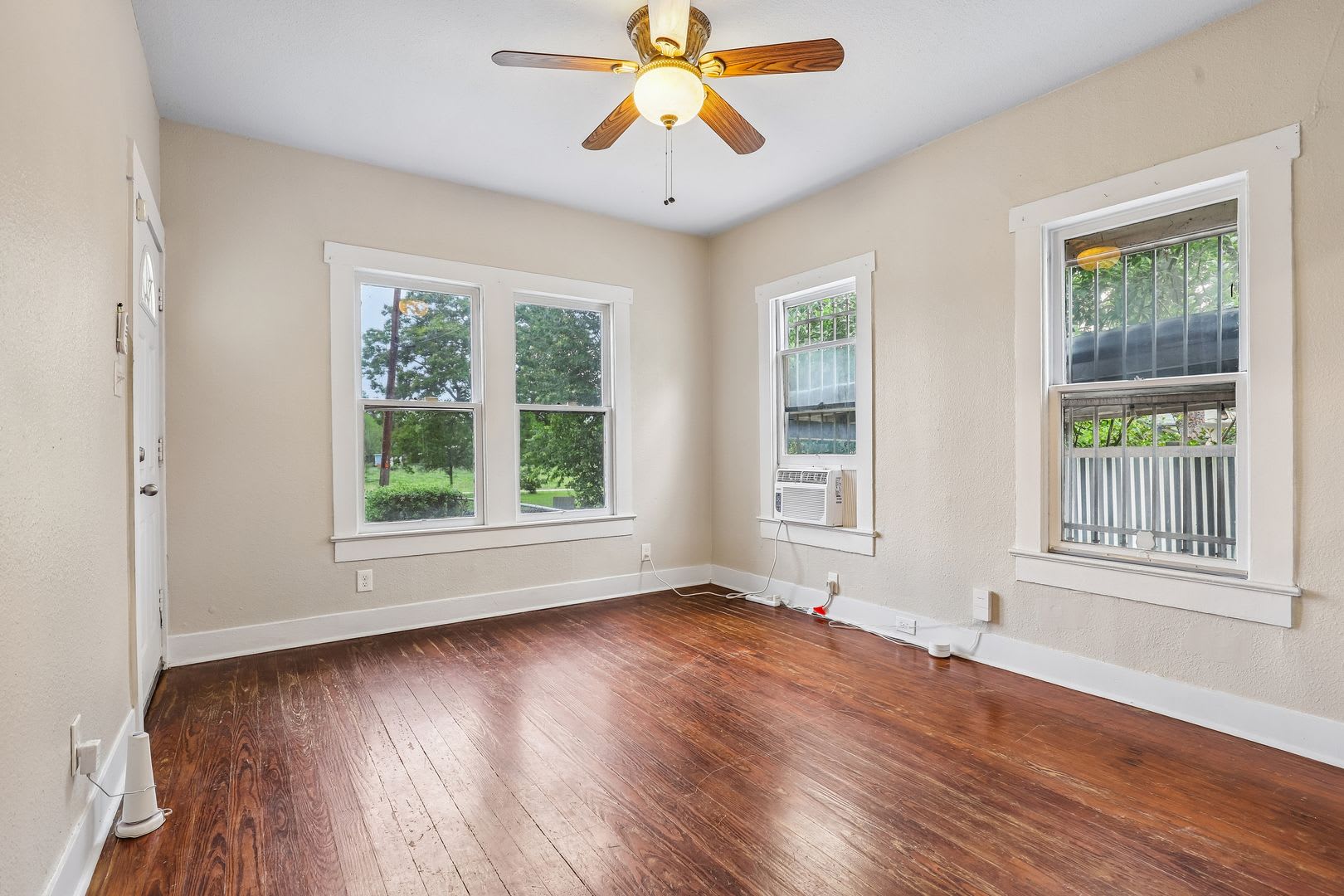 Vintage Woodlawn!! – photo 3