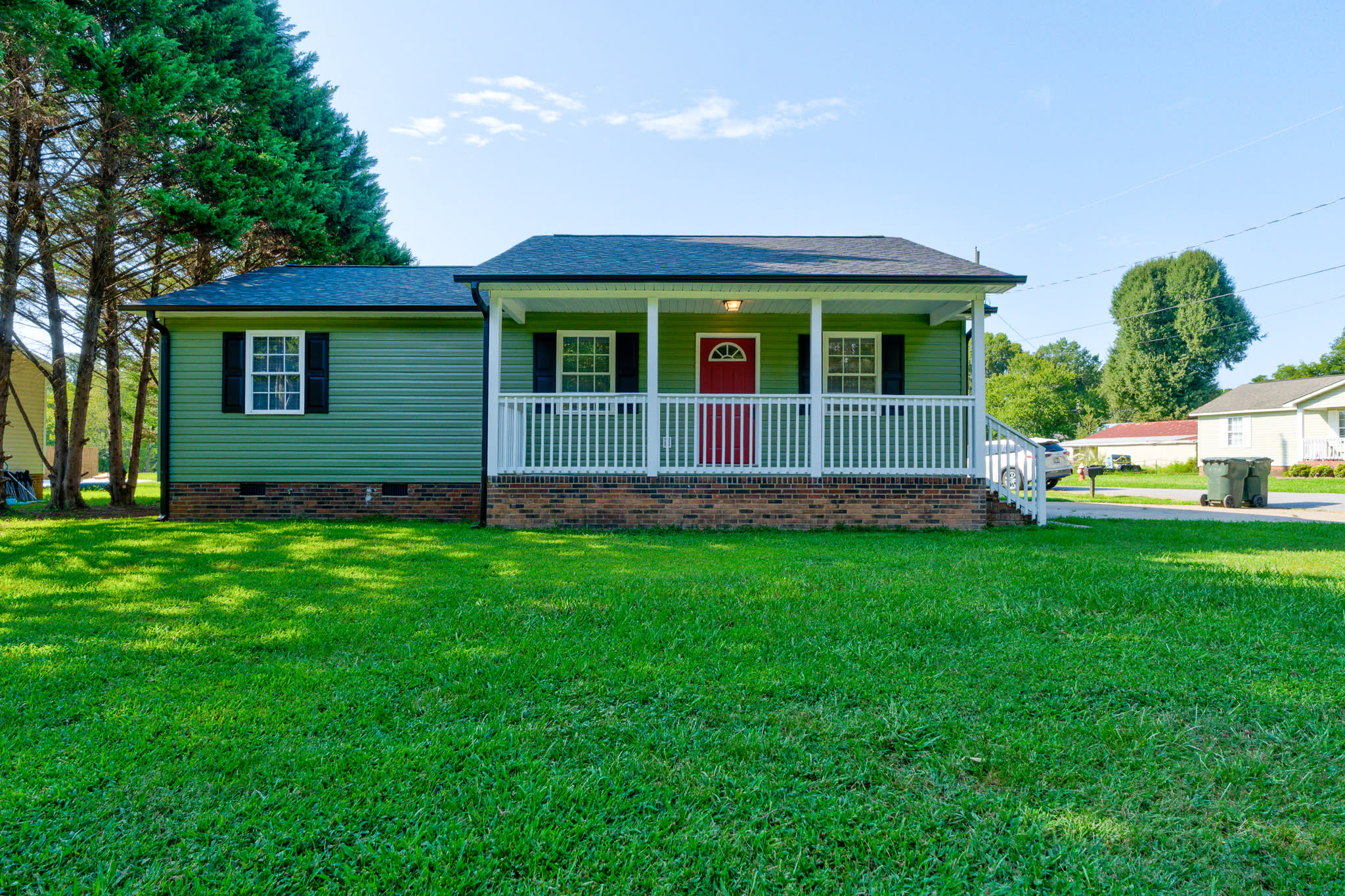 214 Putnam St – photo 2