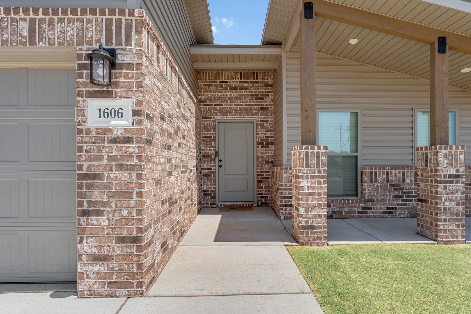 1606 N Dover Ave, Lubbock, TX 79416- Gorgeous new build!! – photo 2