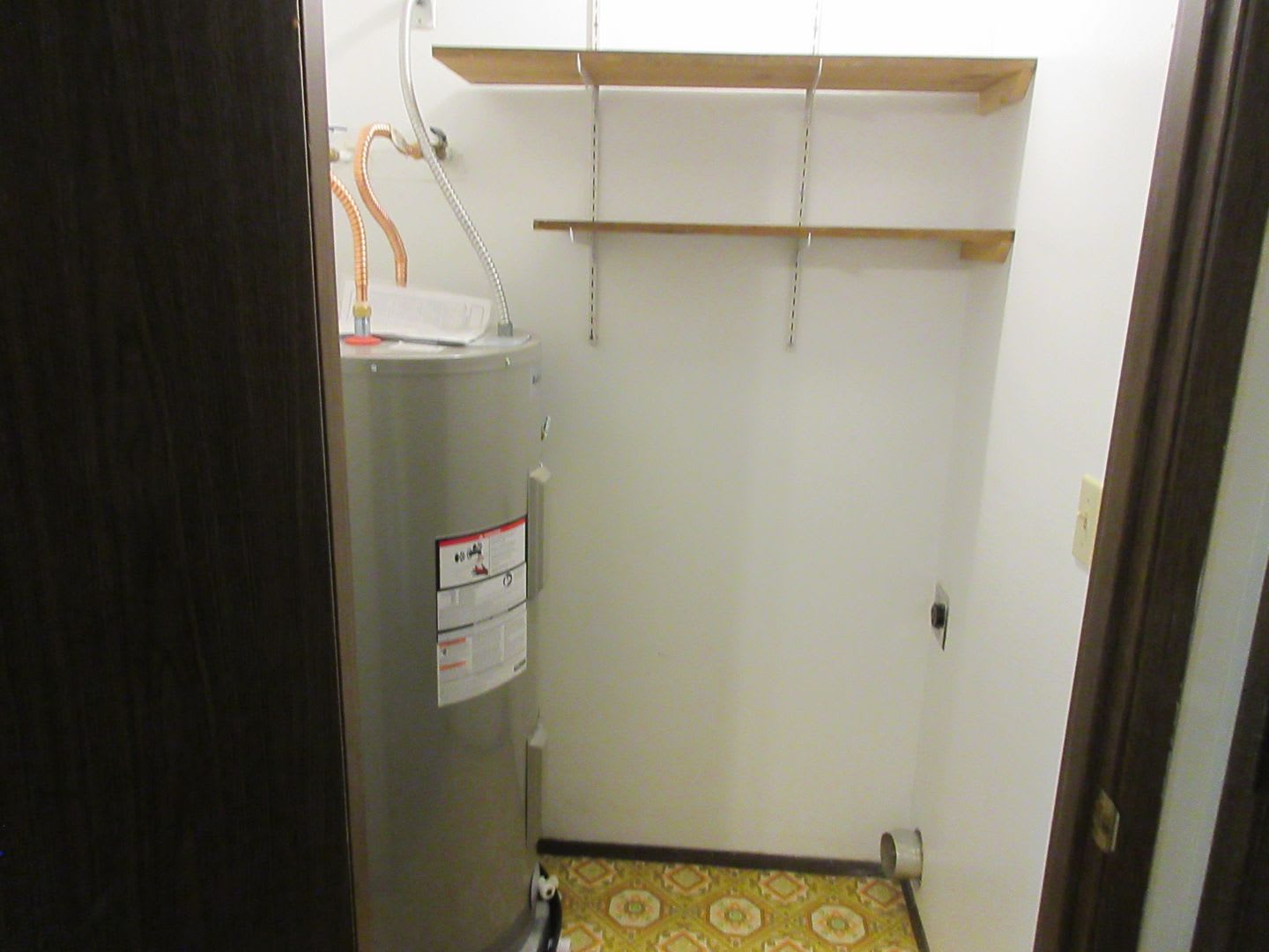 Updated, Spacious One Bedroom – photo 5