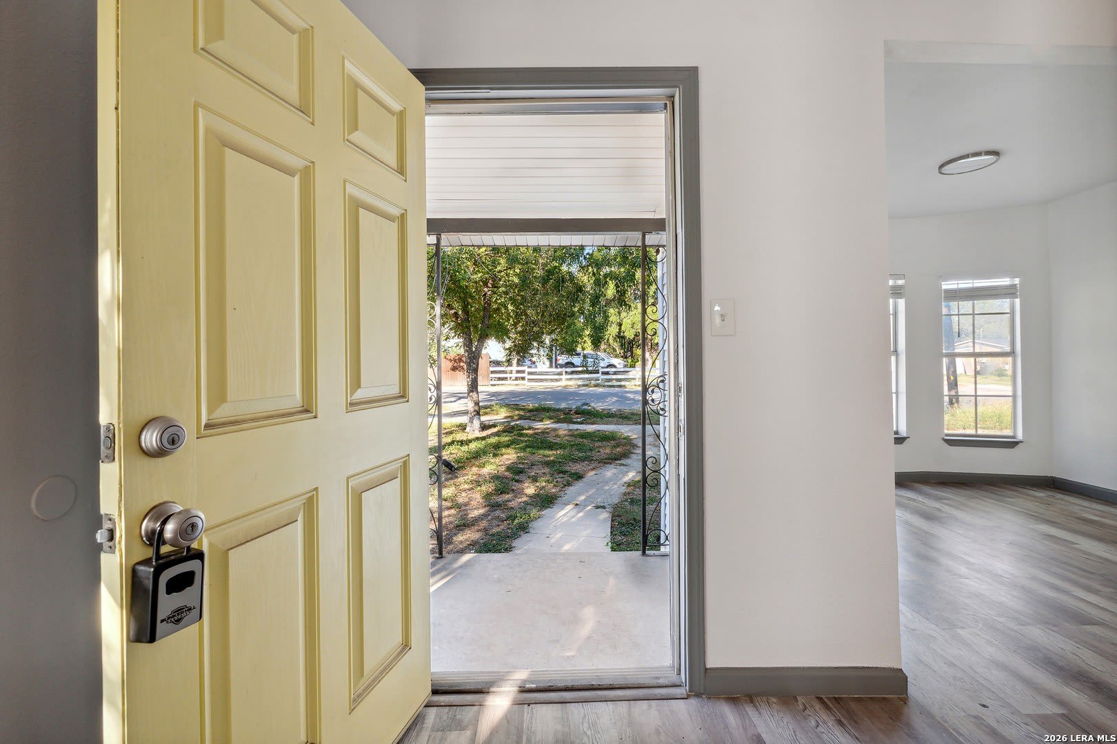 843 ZACHRY DR – photo 5