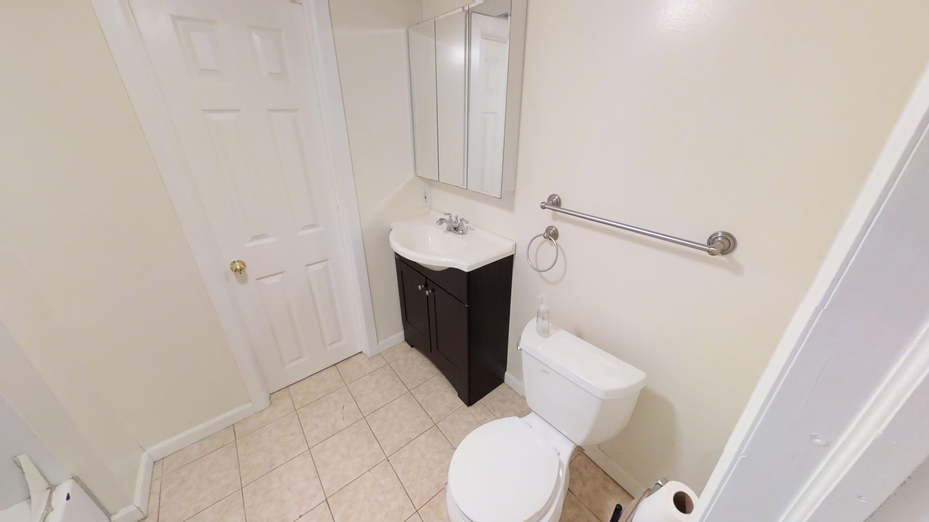 1005 E Colvin St Apt 2 – photo 4