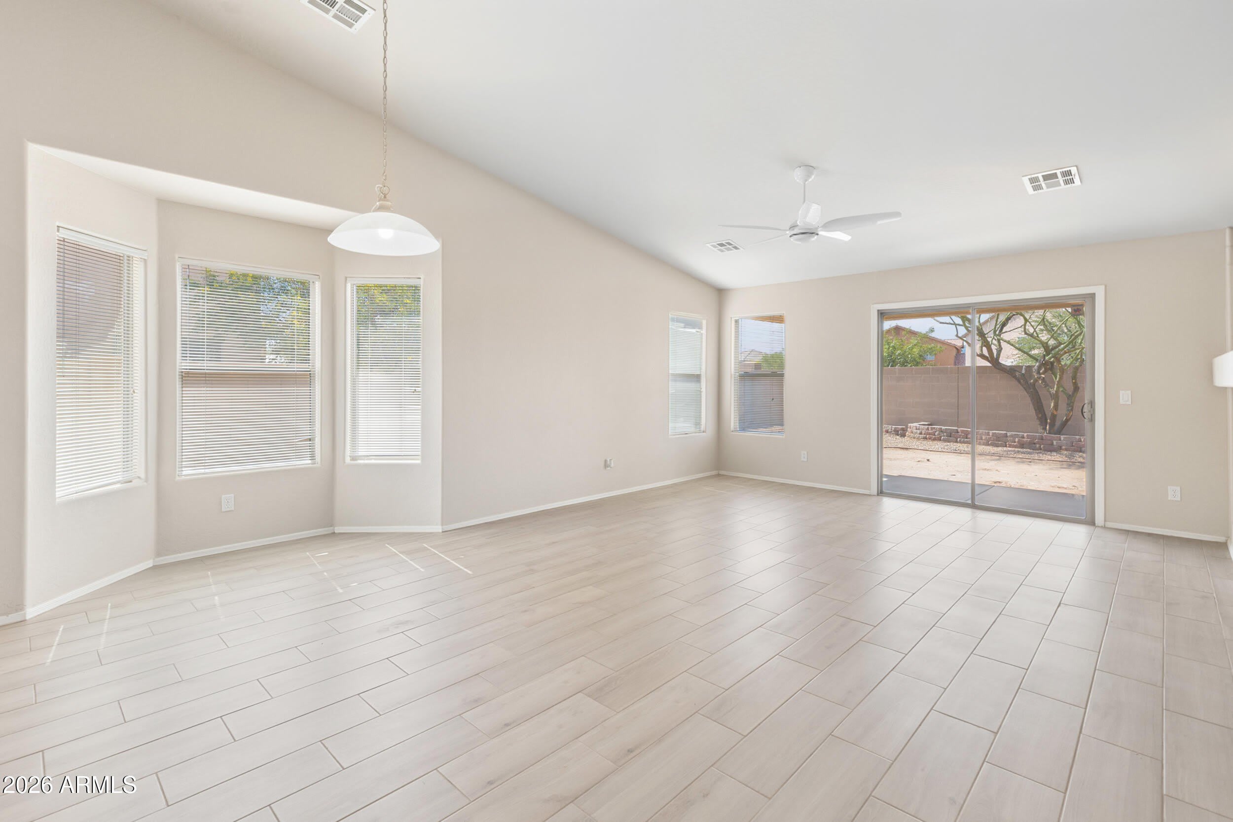 1576 E GABRILLA Drive – photo 4