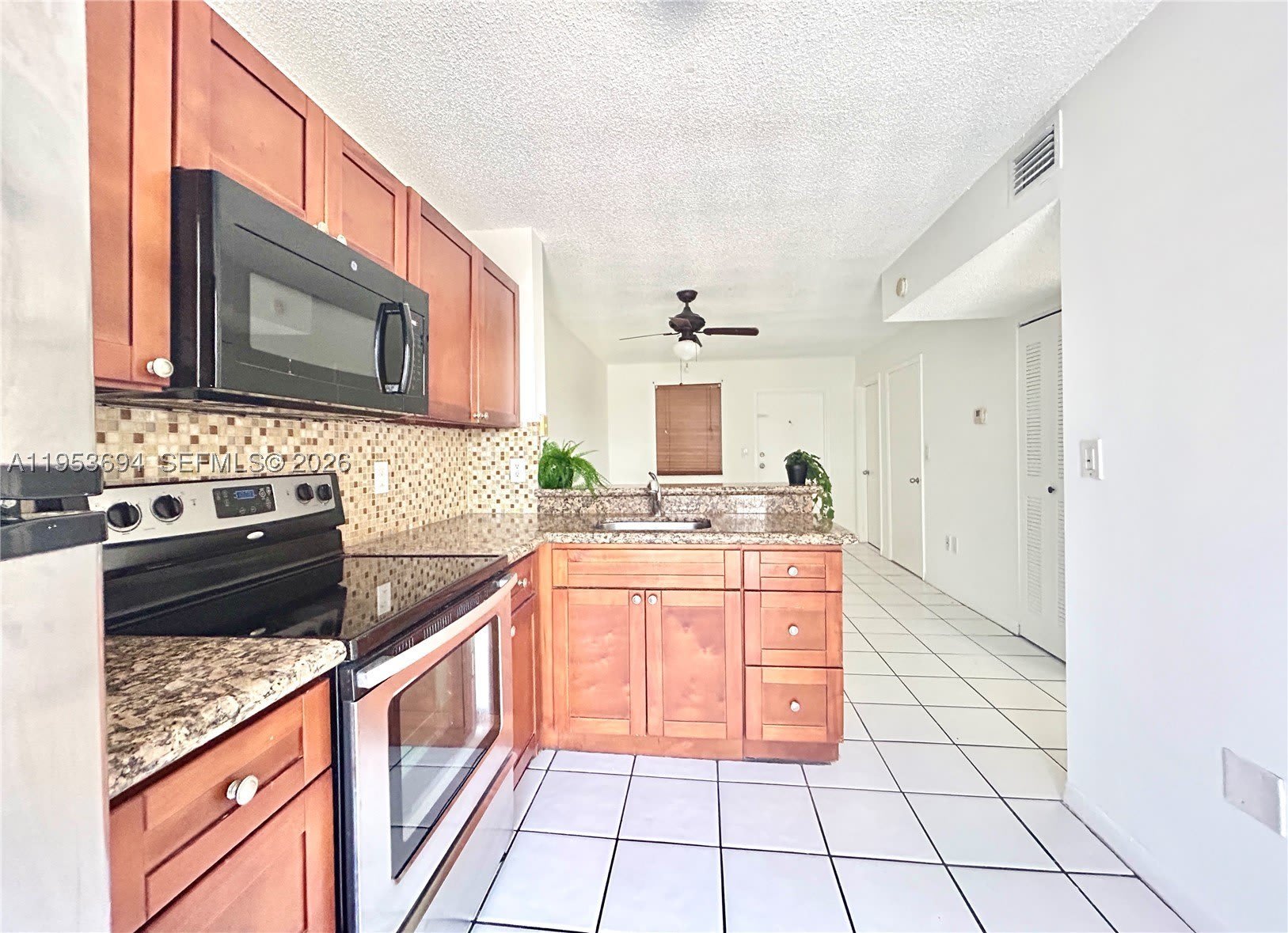 2575 Sw 27Th Ave – photo 4