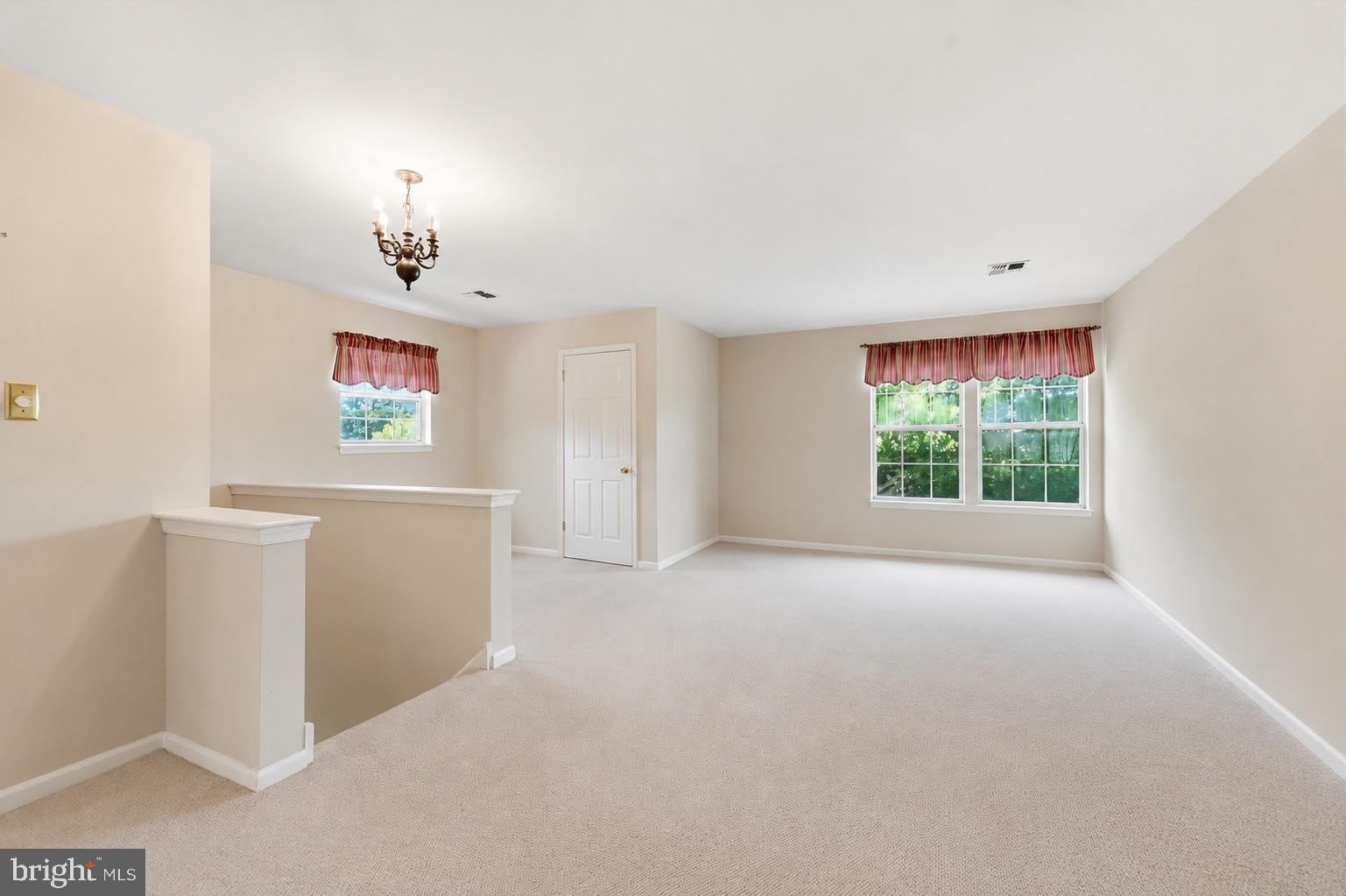 700 BRADFORD Terrace – photo 3