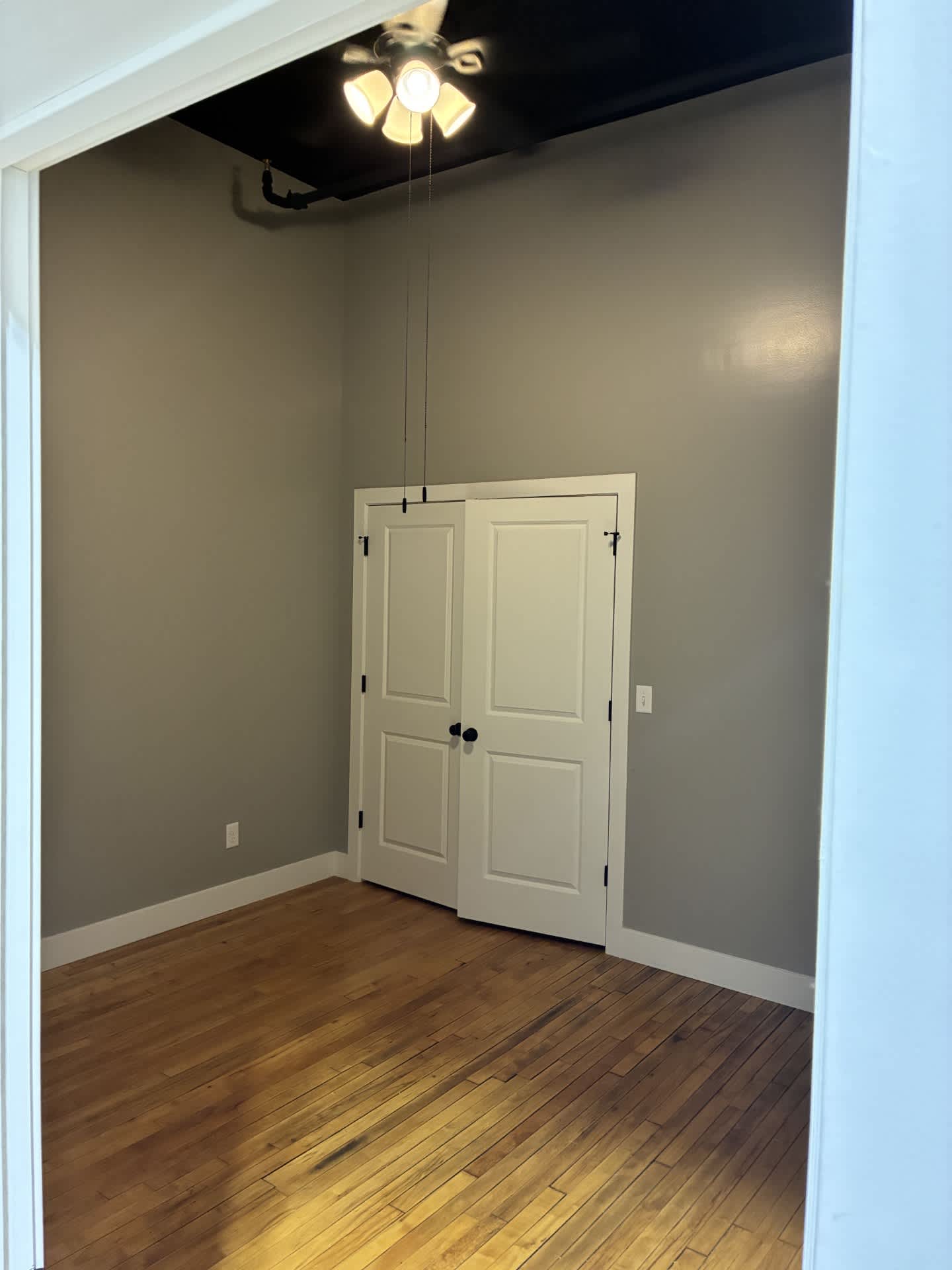 145 South Santa Fe Avenue – photo 2