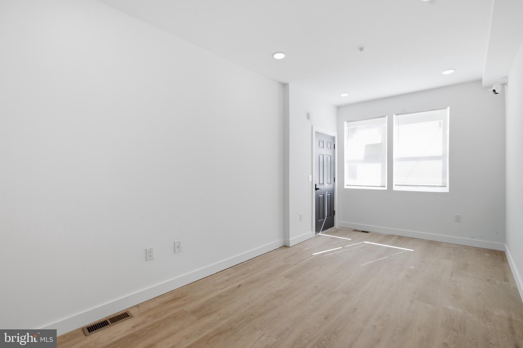 2554 N 12Th Street – photo 4