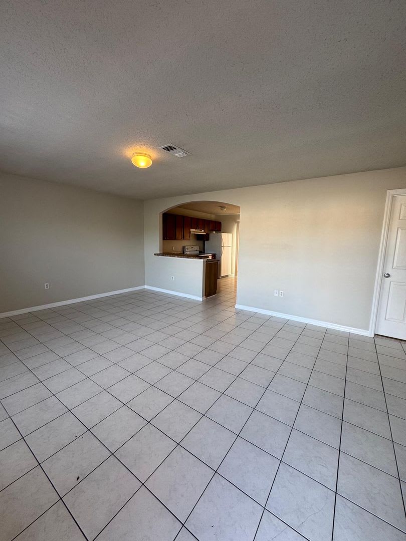 3 Bedroom, 1 bathroom Duplex Winter Haven! – photo 4