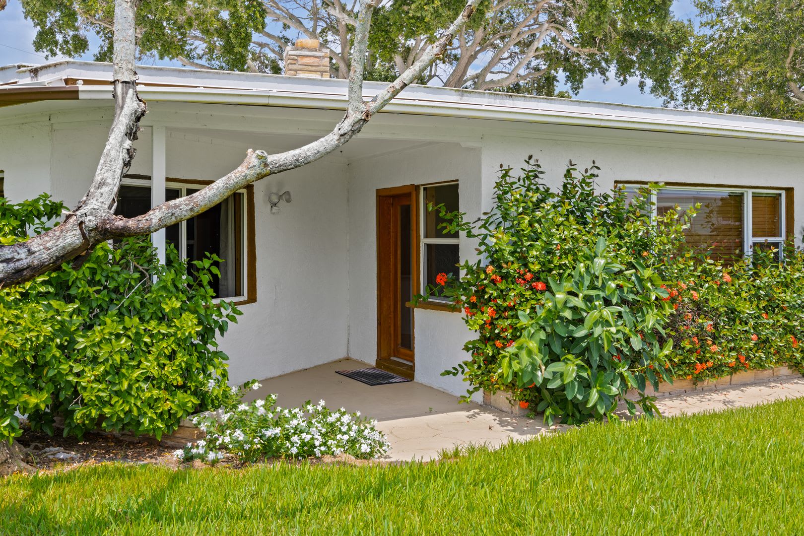 Waterfront Home – photo 5