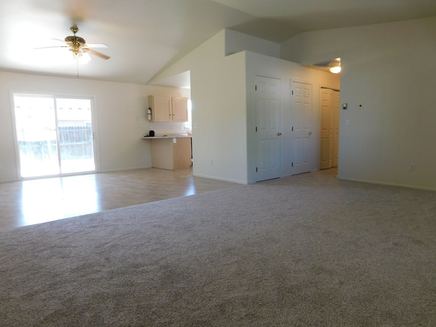 Spacious Home in Established Neighborhood – photo 5