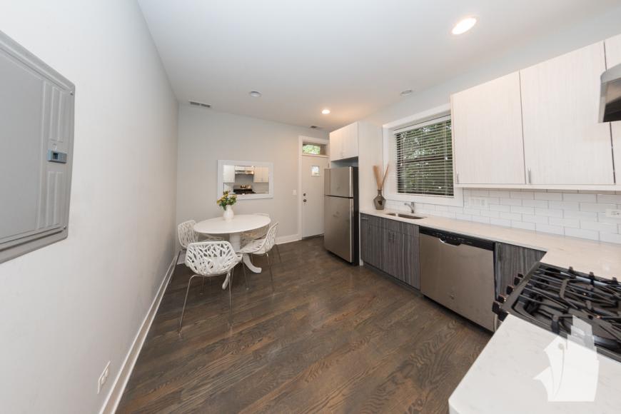 2622 N Rockwell – photo 4