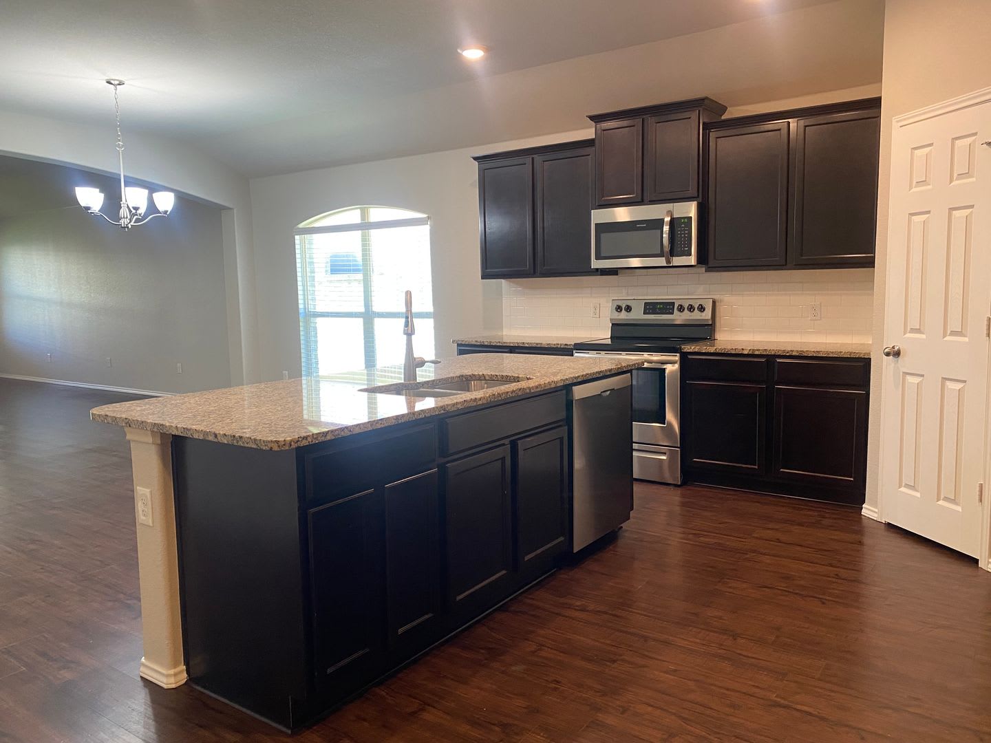 3 BEDROOM ACADEMY ISD – photo 5