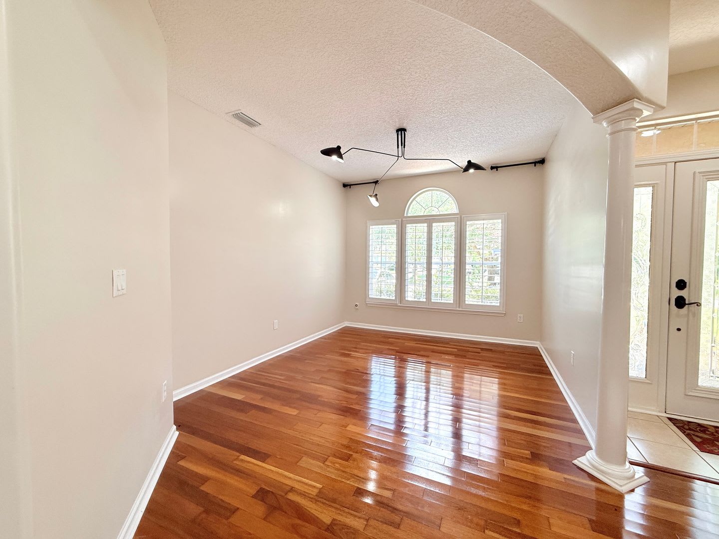 Spacious Two-Story Home with Hot Tub, Pool Table & Fenced Yard in Panther Creek – photo 5