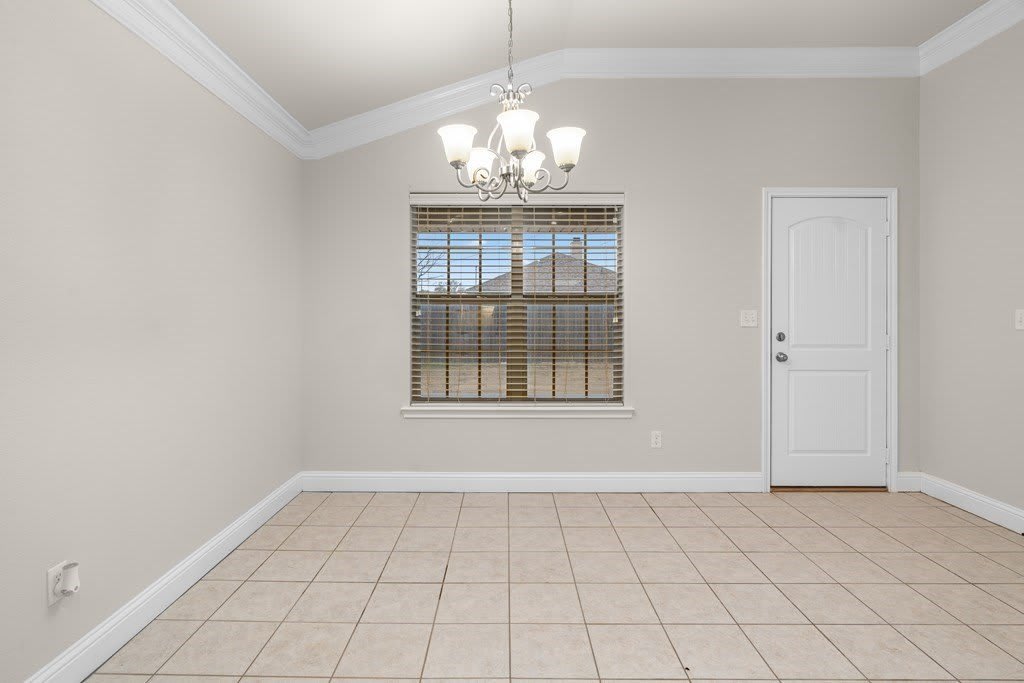 908 Purdue St – photo 5