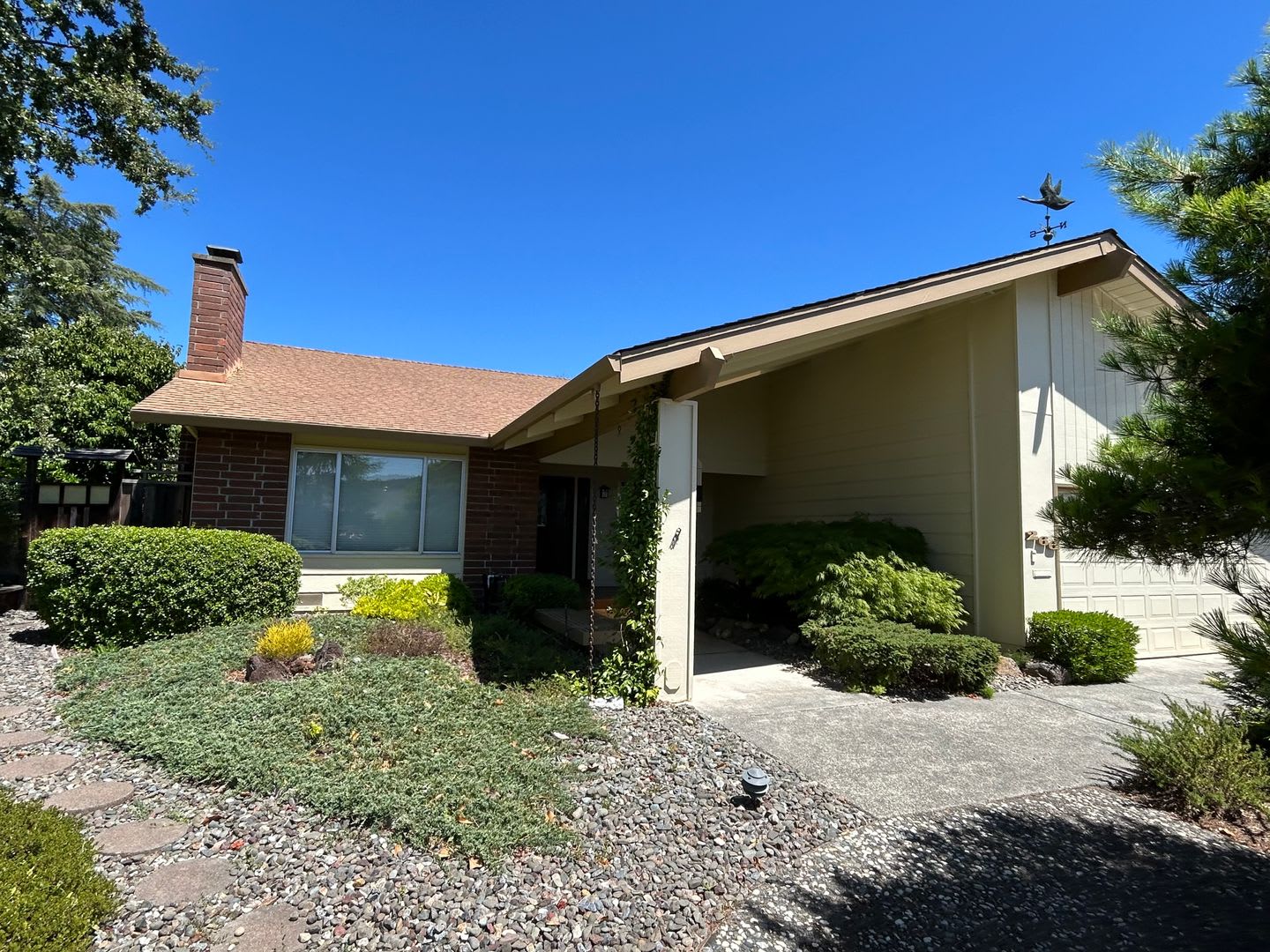 266 Valley Oaks Drive – photo 2