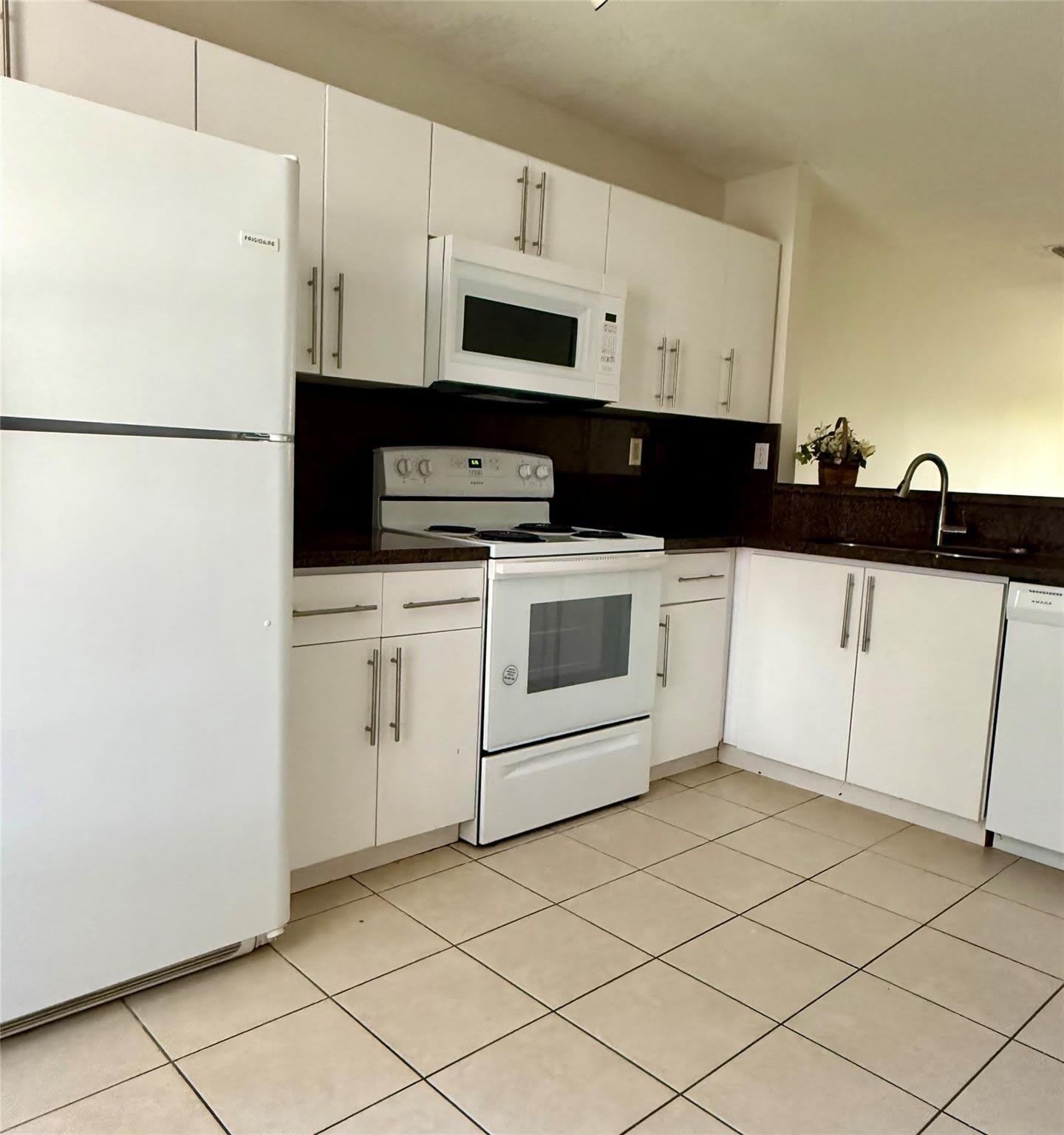 3142 SW 129th Way – photo 4