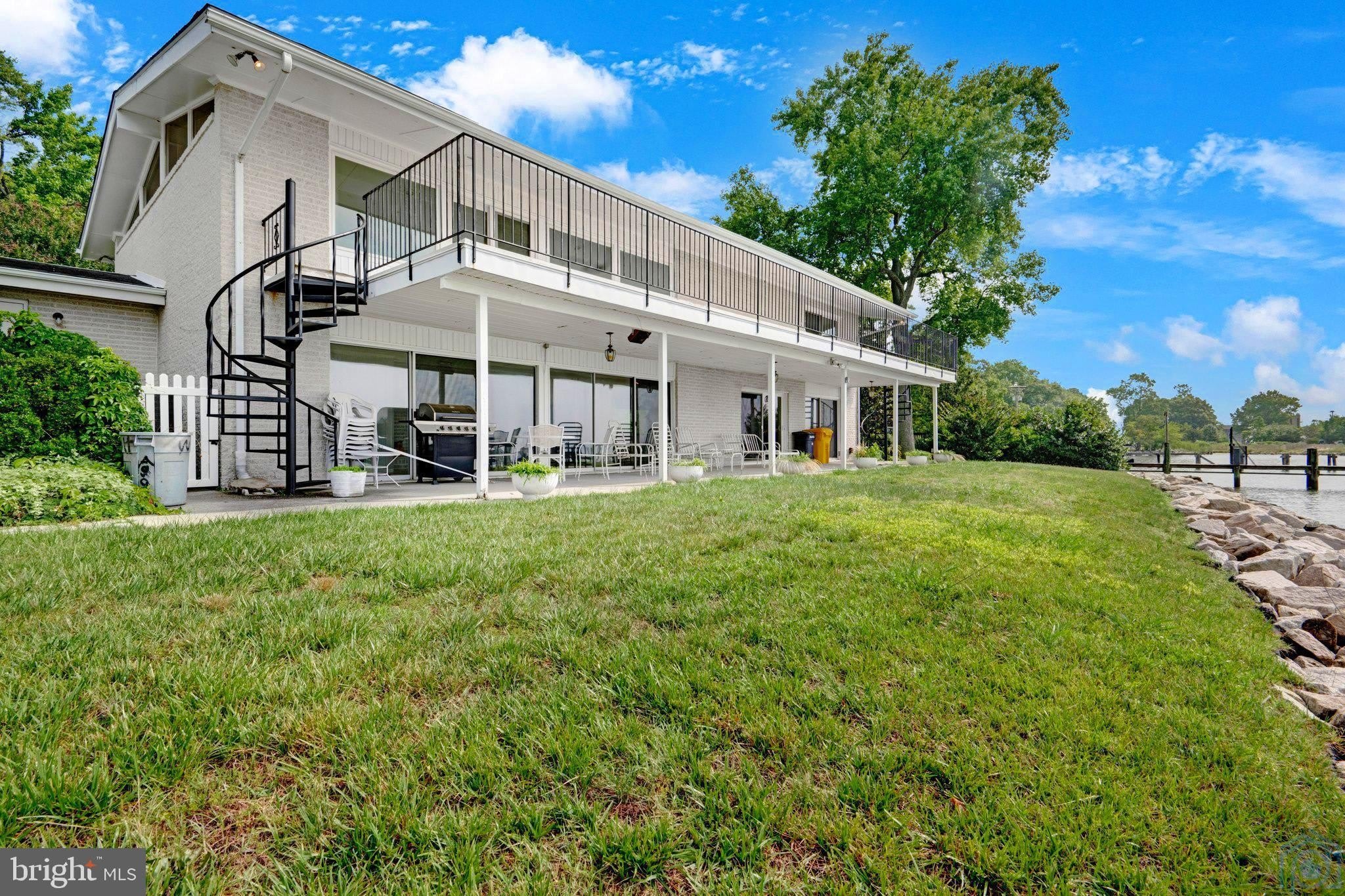 1323 MAGNOLIA Avenue – photo 1