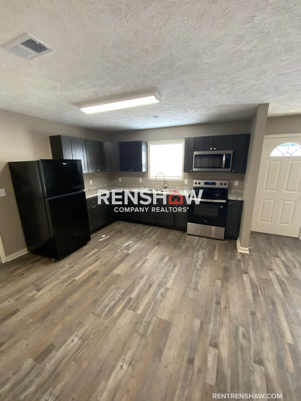 137 Hawthorne Ave – photo 2