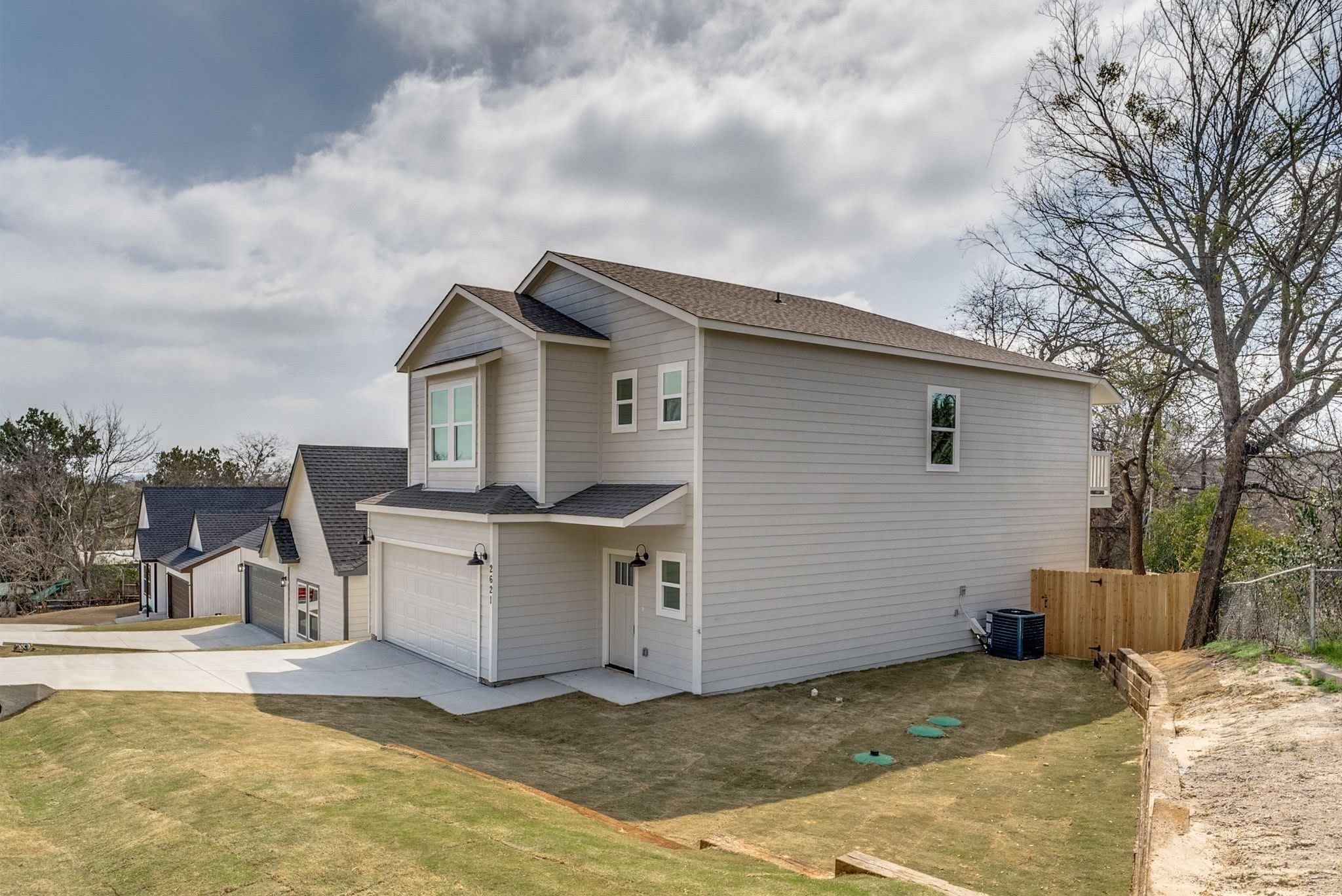 2621 Hillside Drive – photo 2