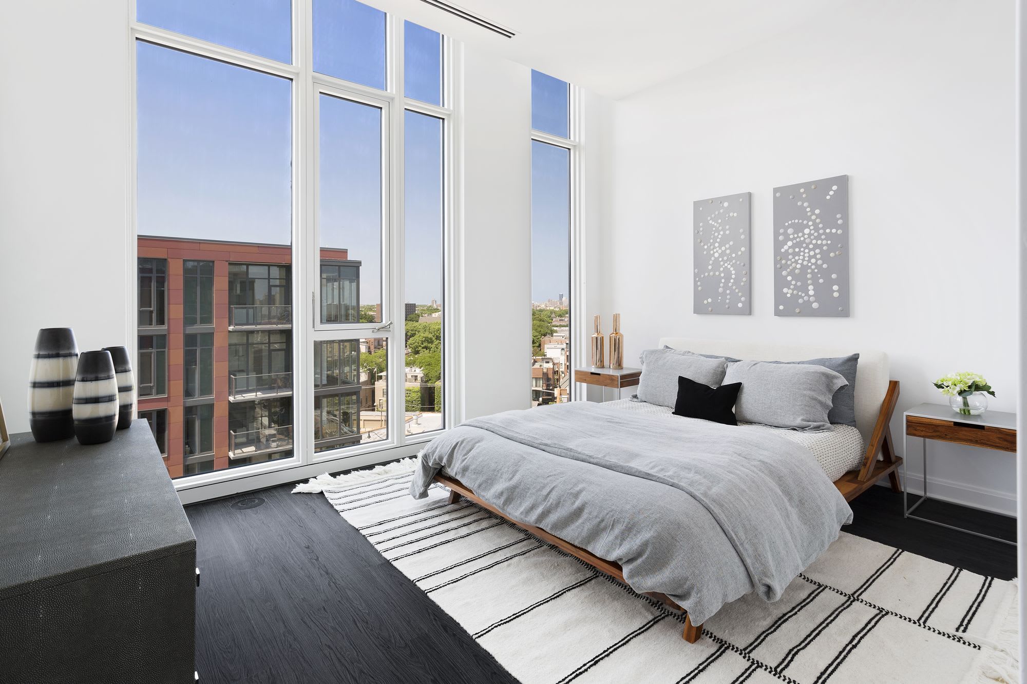 Elevate Lincoln Park Apartments – photo 2