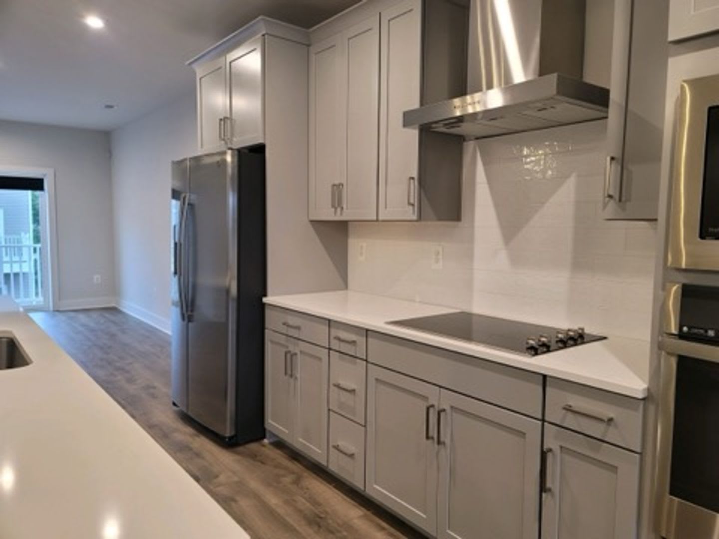 Like New Built In 2022 Gorgeous 2 Story 3 Bedroom 2 5 Bath Condo Located In The Heart Of Henrico County – photo 4