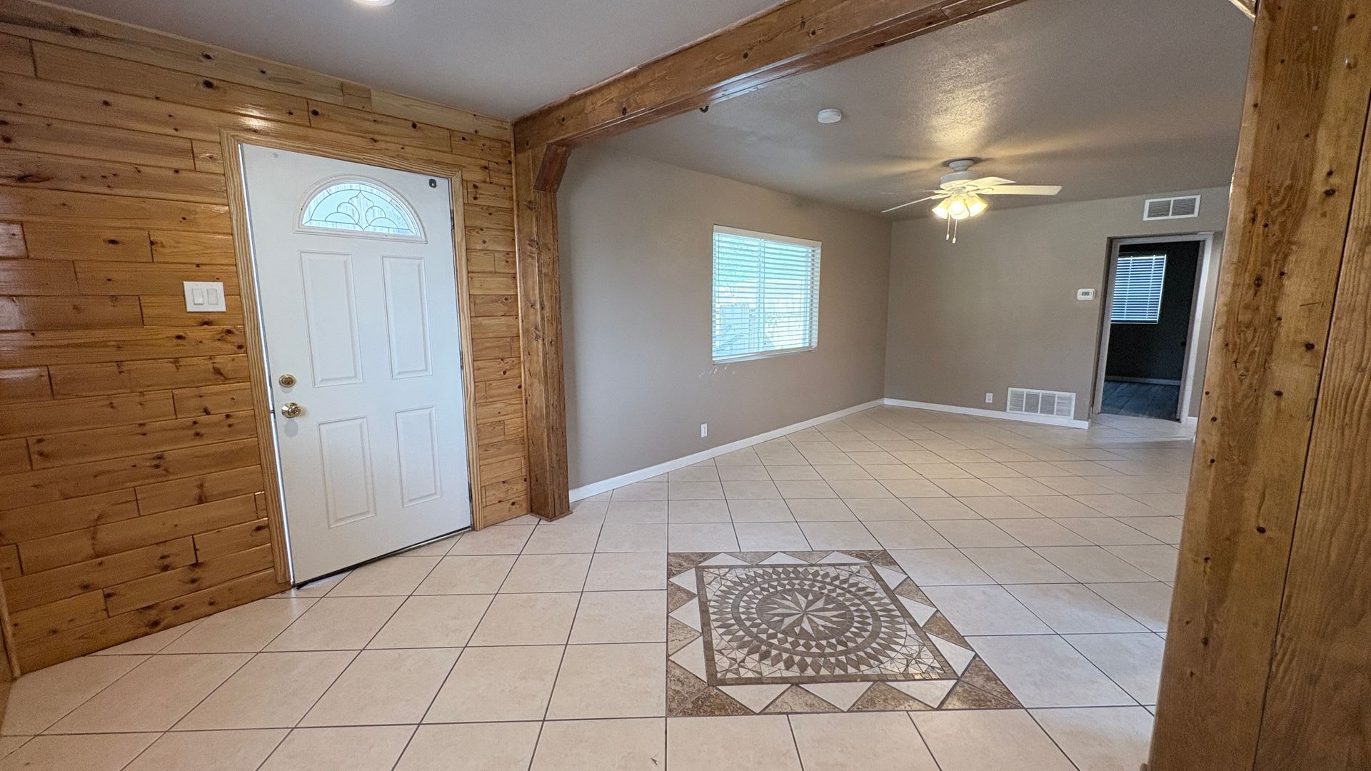 1607 W Walnut – photo 3