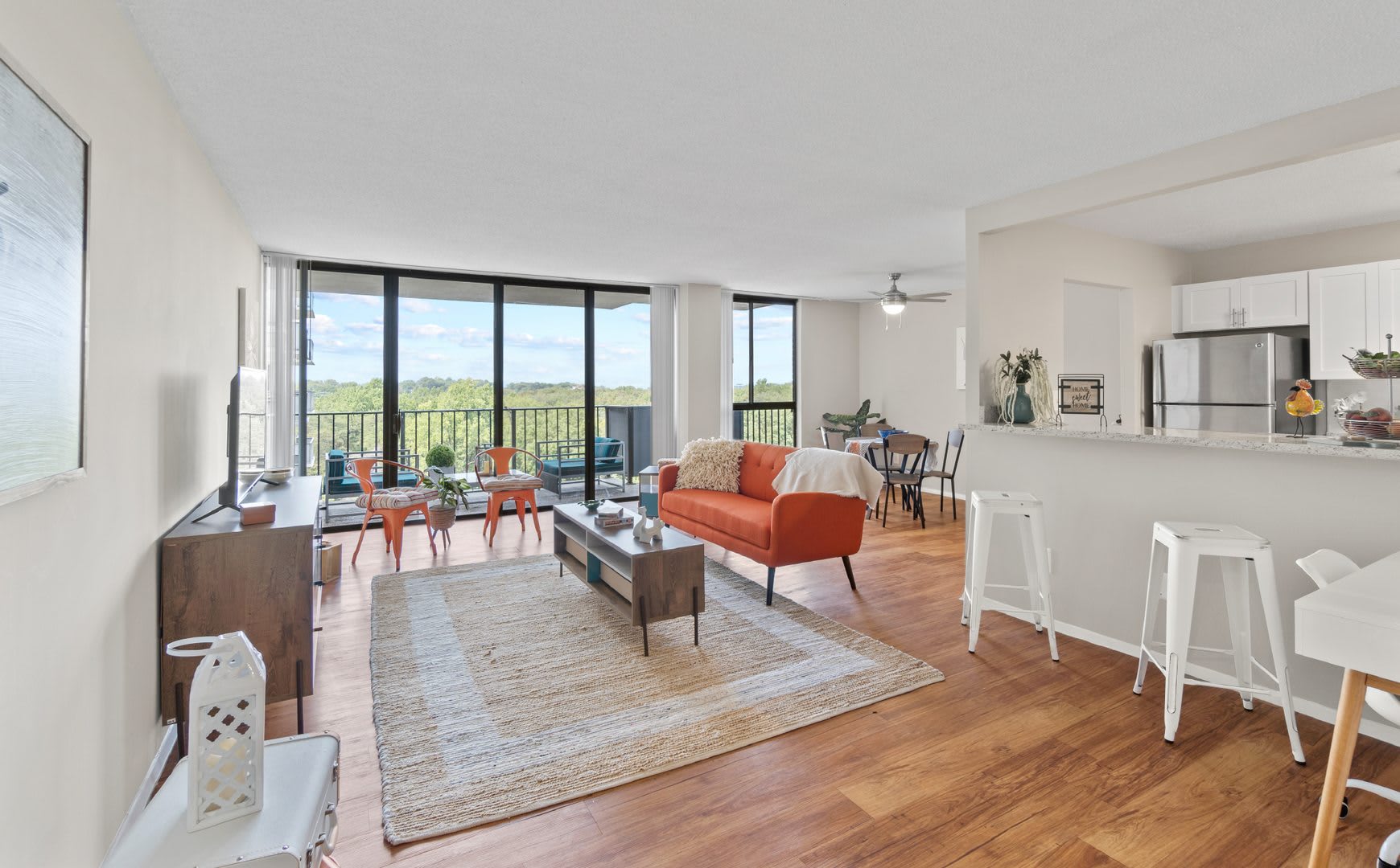 Westchester Tower Rental Apartments – photo 5
