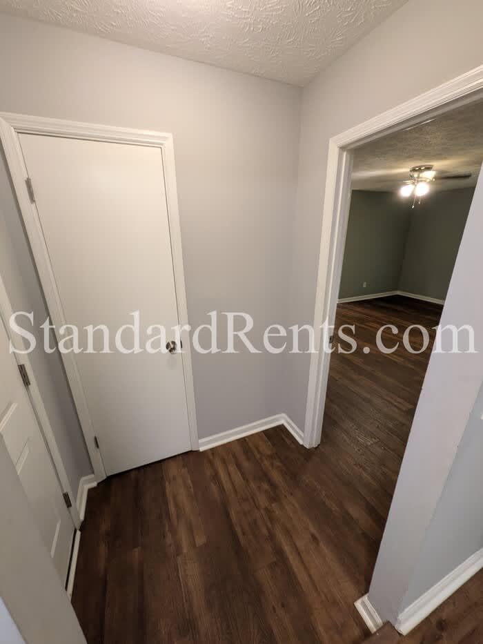 8121 Winewood Way – photo 4
