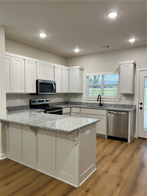 520 Cosmos Street – photo 2