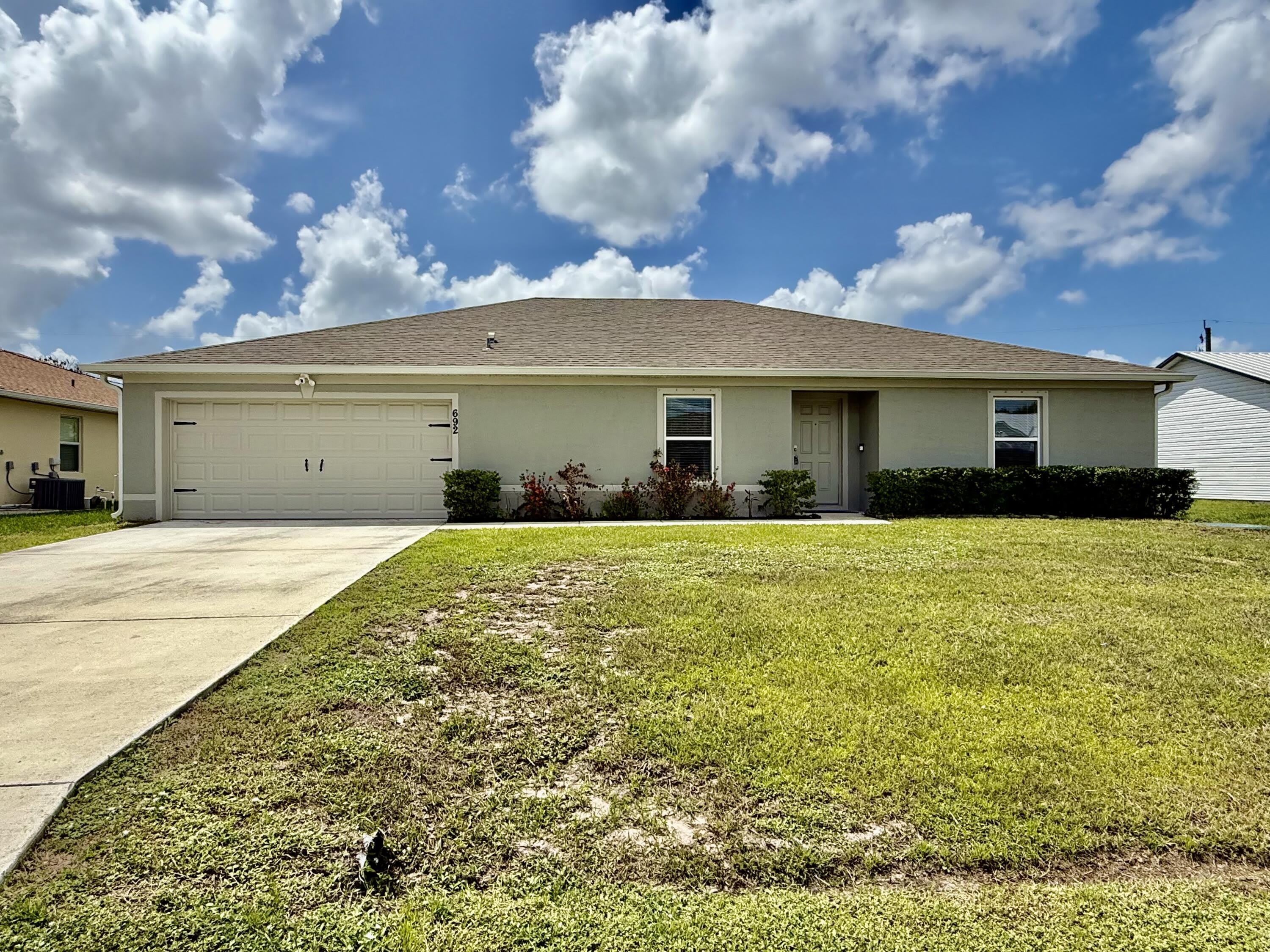692 SW Hamberland Avenue – photo 1
