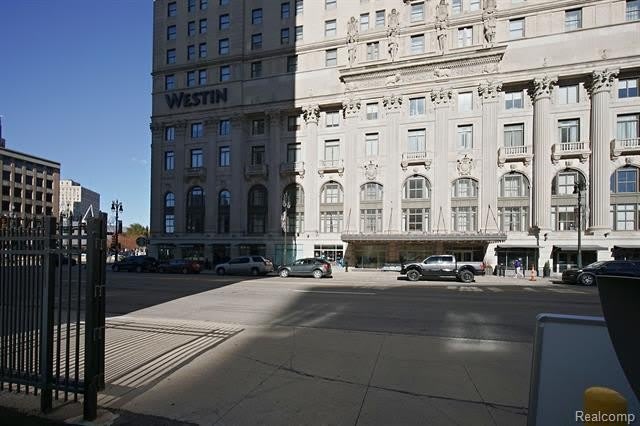 1135 SHELBY Street – photo 2