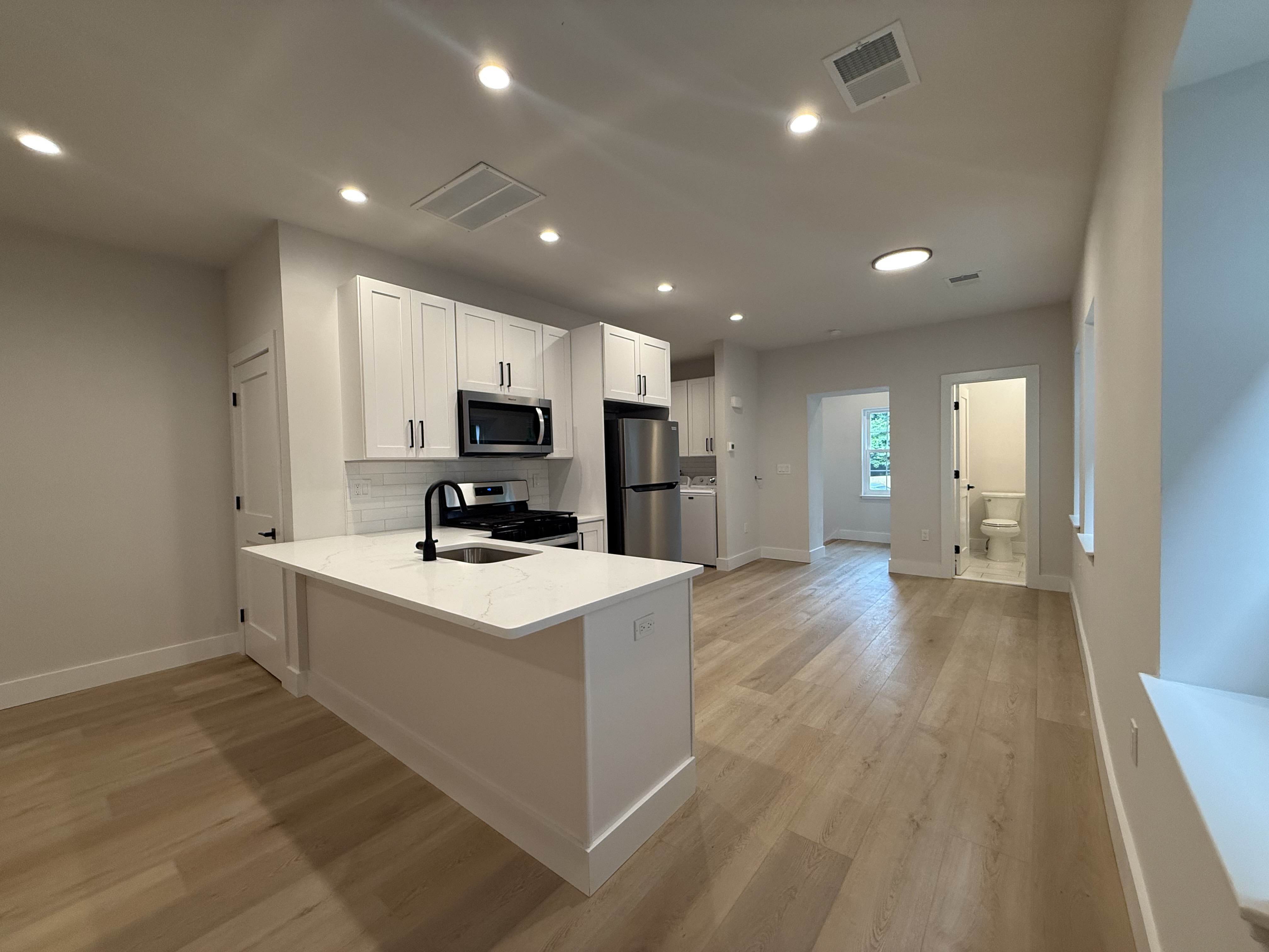160 Main St – photo 2