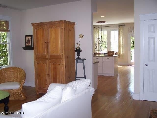 236 W Shorewood Drive – photo 4