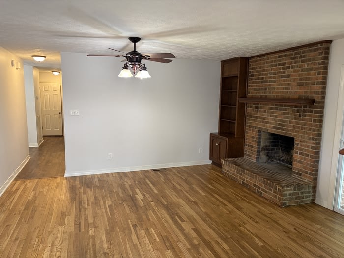 409 Cloverleaf Drive – photo 4