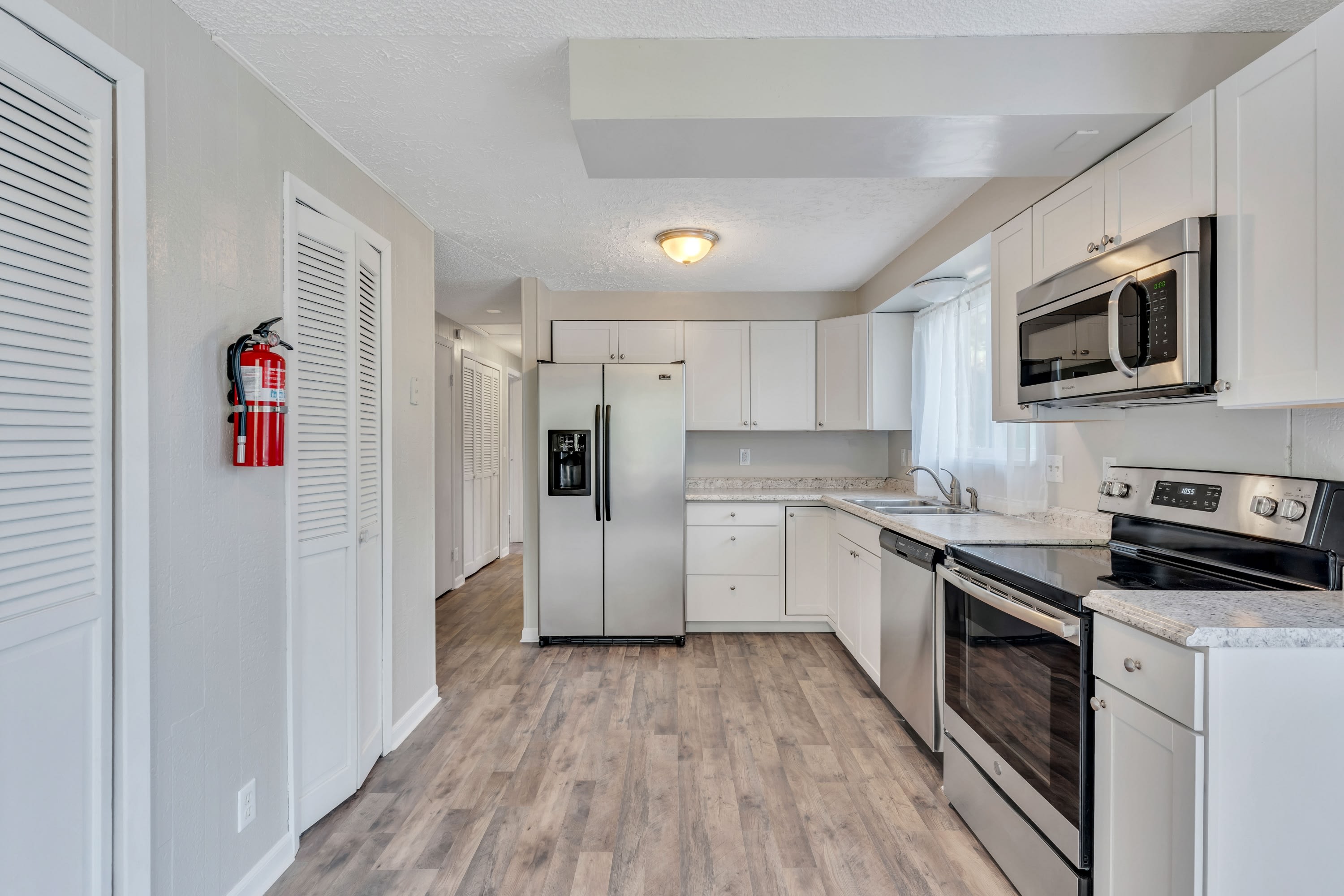 3076 Westcove Drive – photo 5