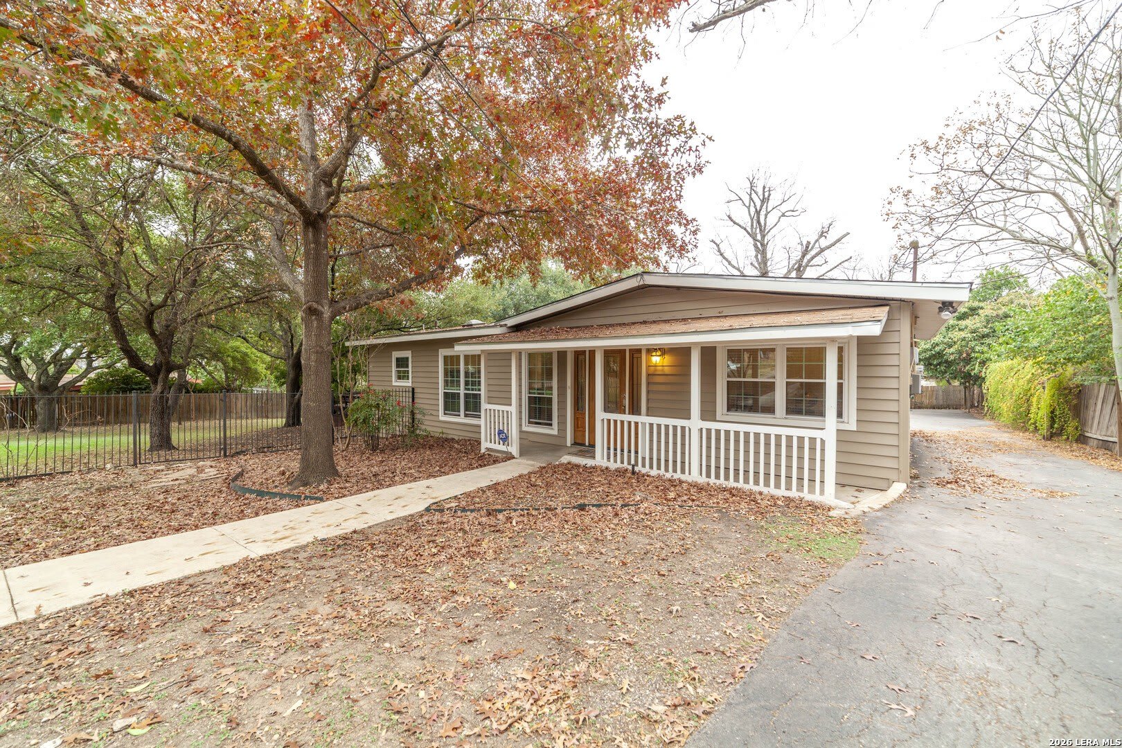 4750 View Dr – photo 5