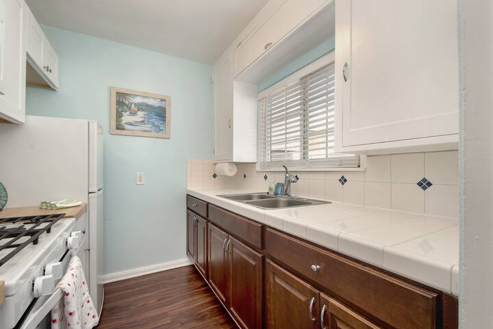 719 Whiting Court-1 – photo 3